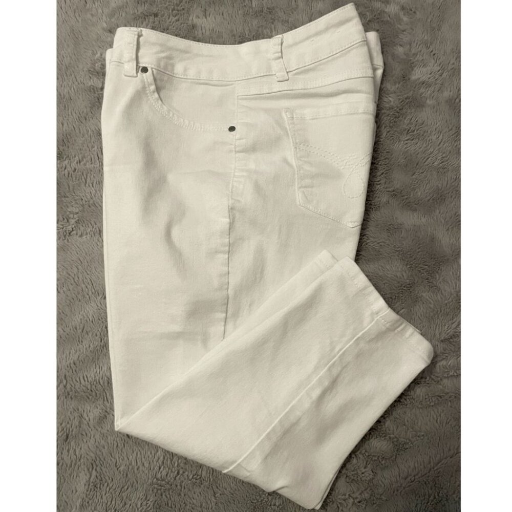 d. jeans Women's White Capri Pants, Stretch (8)